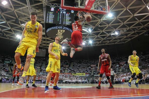 作战的队员 作战的队员