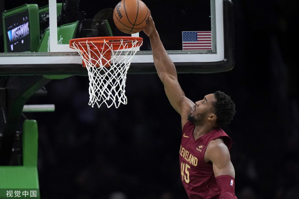 皮球应声入 皮球应声入